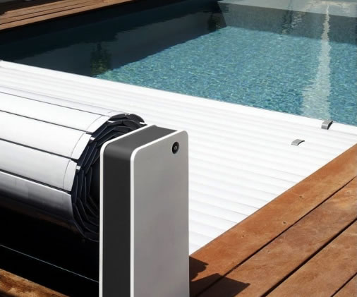 Couverture automatique pour piscine